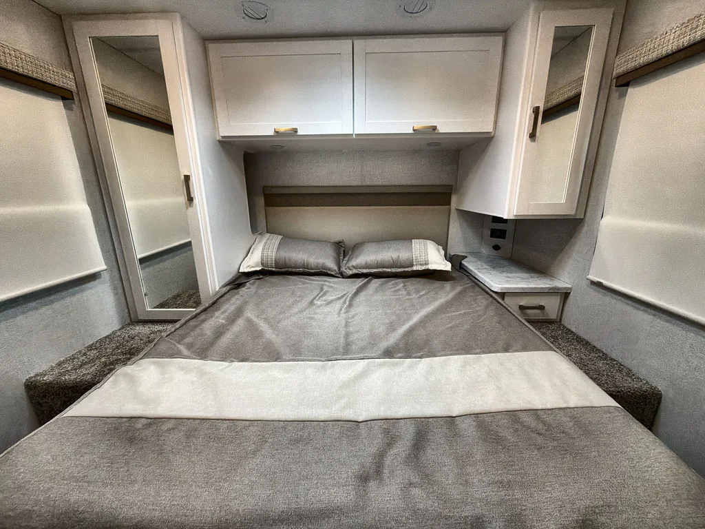 2026 Thor Motor Coach Freedom Elite 28HE, Photos photo 2
