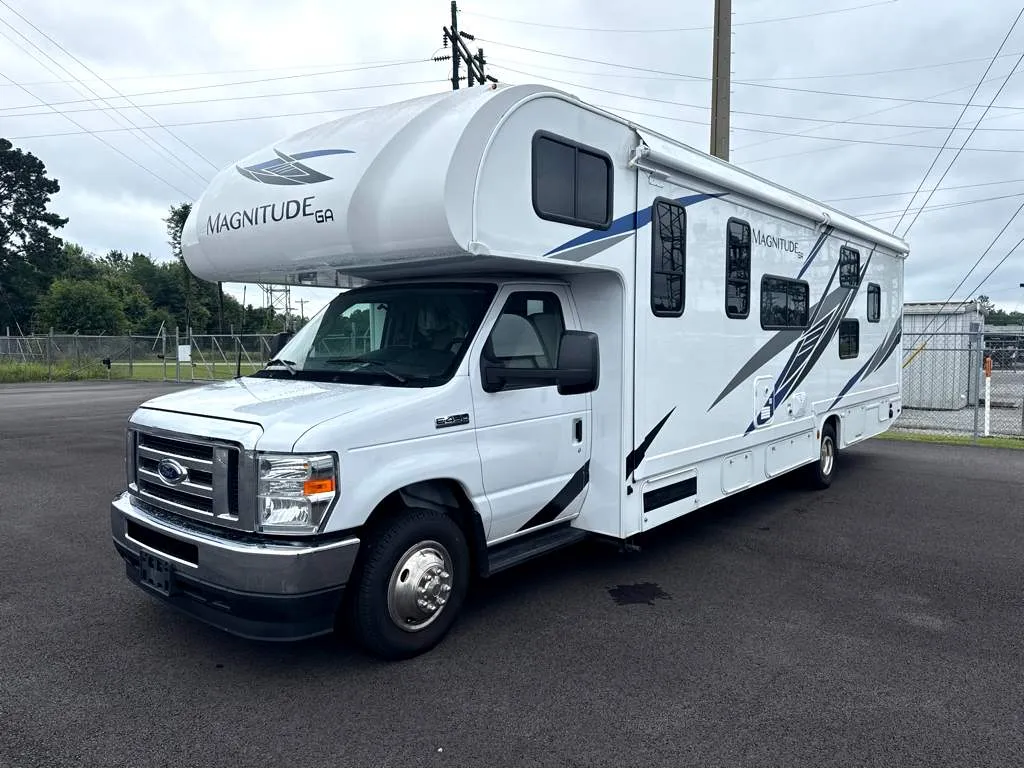 2025 Thor Motor Coach Magnitude GA31 - Photo 2
