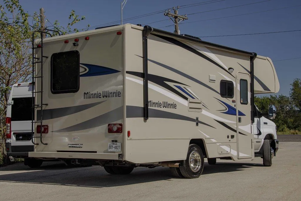2023 Winnebago Minnie Winnie 22M - Photo 4