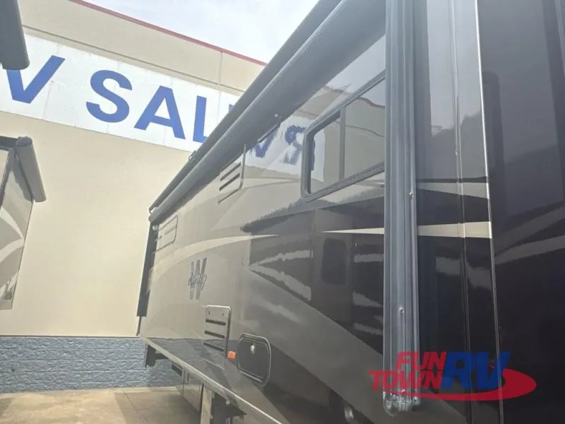 2008 Winnebago Journey 39Z - Photo 4