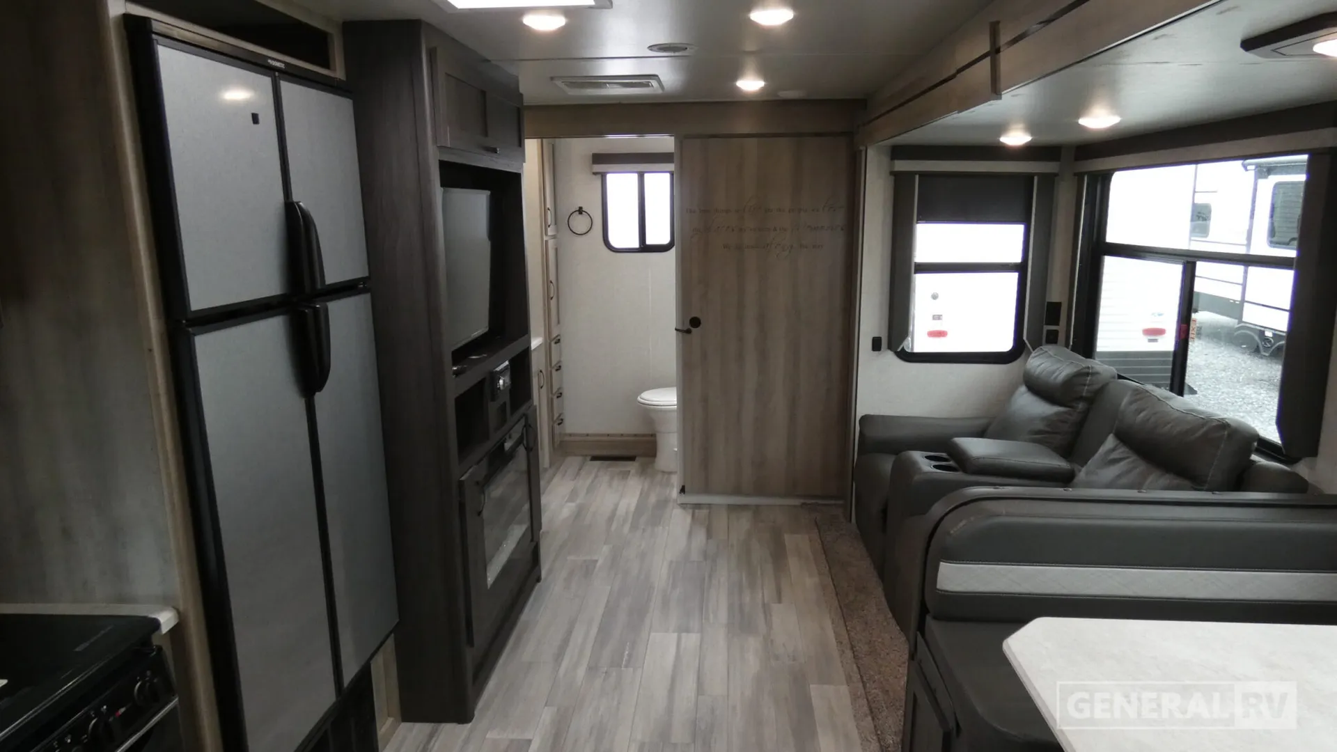 2021 Winnebago Voyage 2831RB - Photo 3