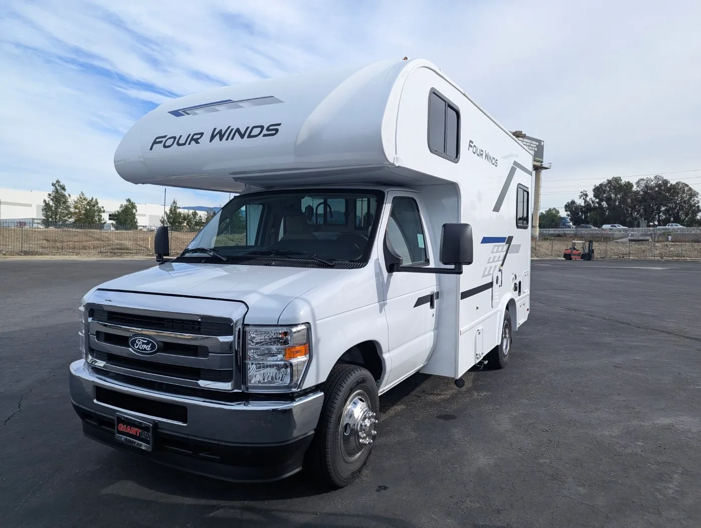 2026 Thor Motor Coach Four Winds 19Z - Photo 4