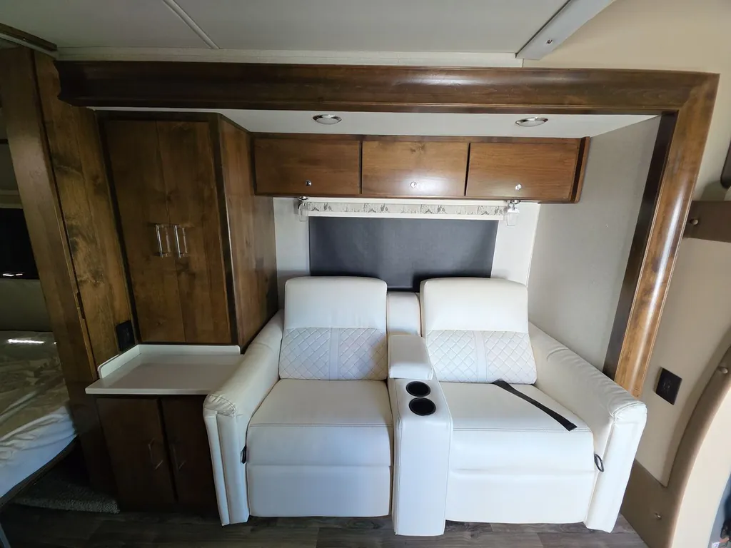 2019 Tiffin Wayfarer 24 FW, Photos photo 12