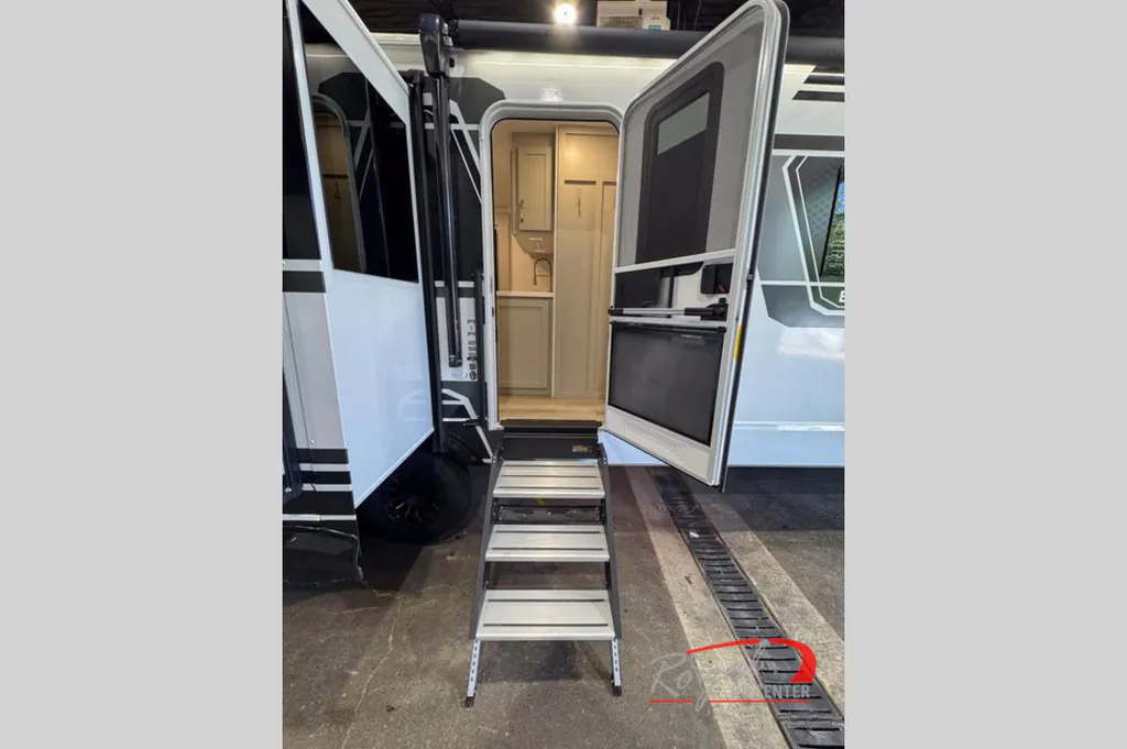 2025 Brinkley Model Z AIR 295, Photos photo 5