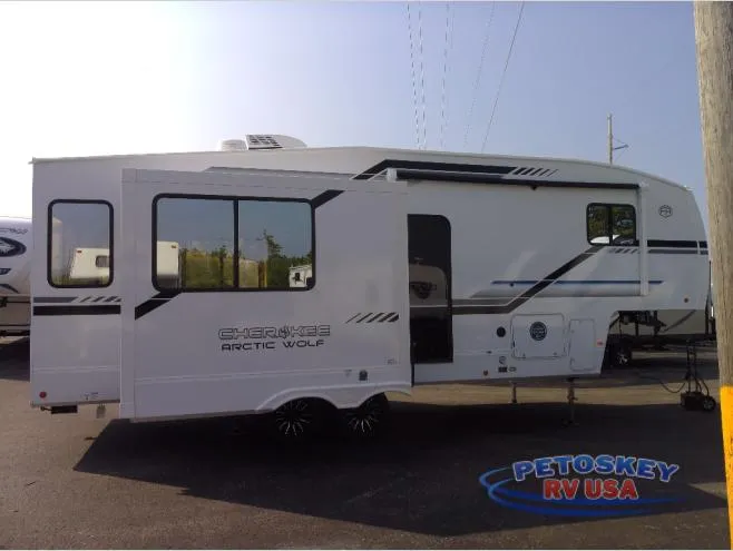 2026 Forest River Cherokee Arctic Wolf 27SGS - Photo 2