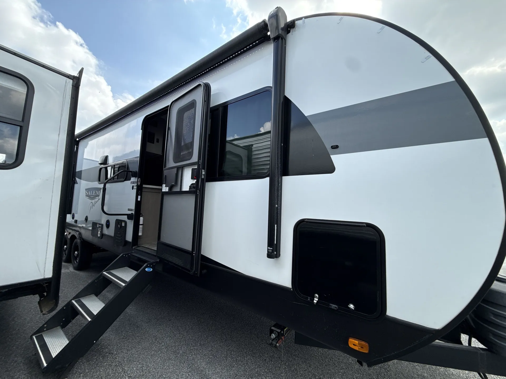 2024 Forest River Salem 31KQBTS — campside