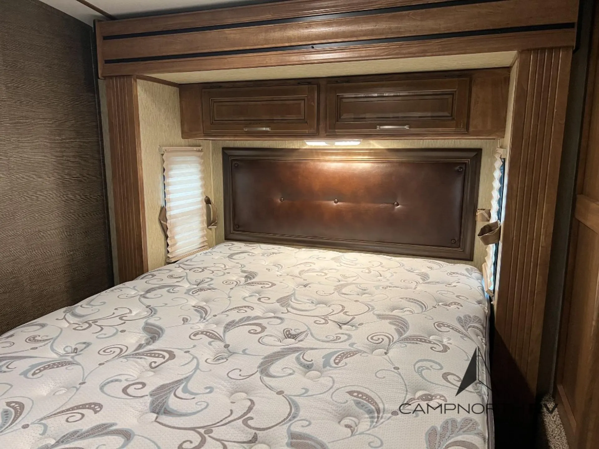 2017 Keystone Laredo 330RL - Photo 3