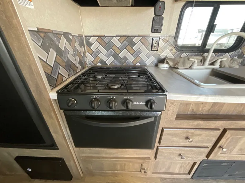 2019 Palomino Puma XLE Lite 22RBC, Photos photo 4