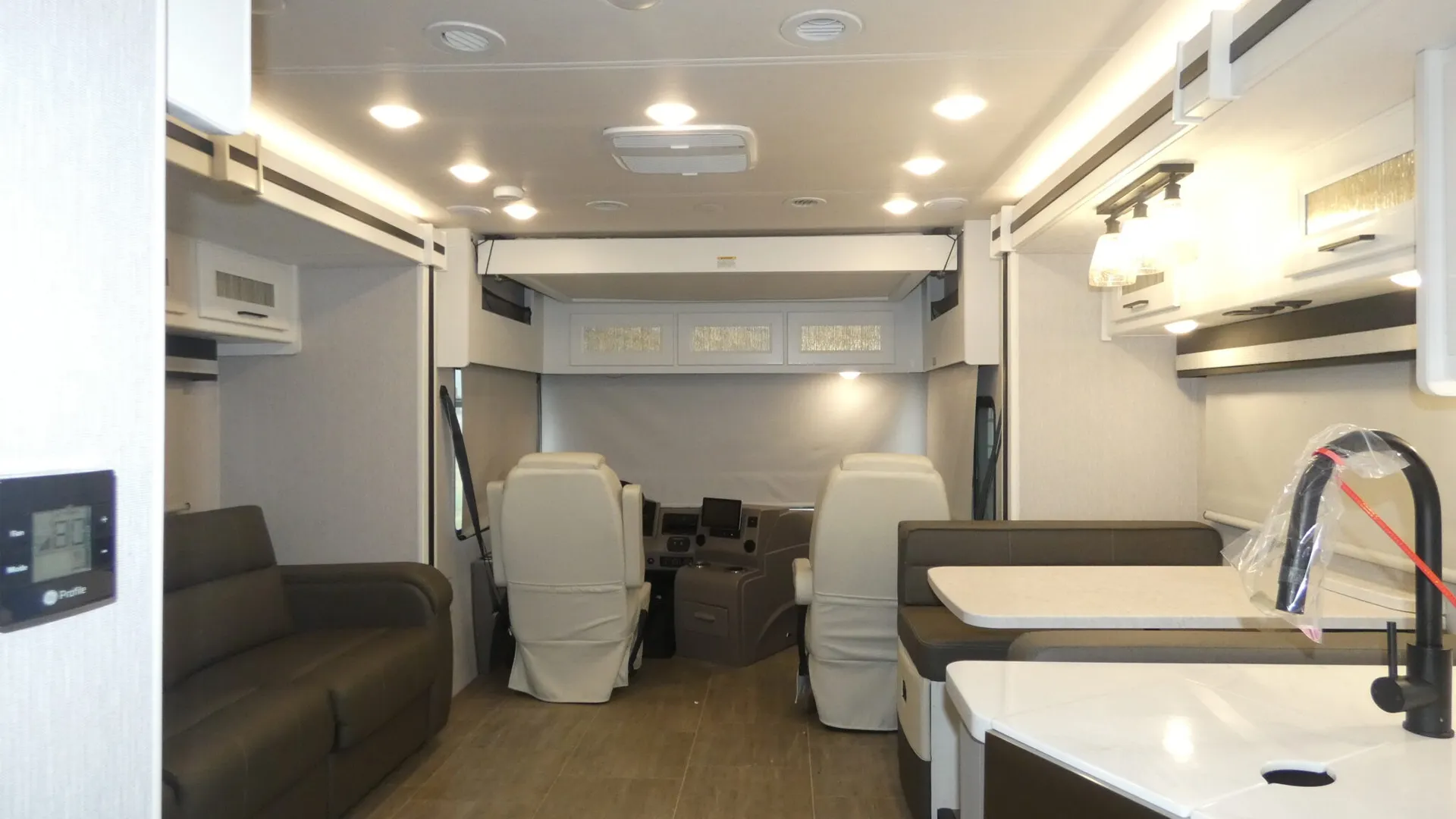 2023 Coachmen Sportscoach SRS 354QS - Photo 3