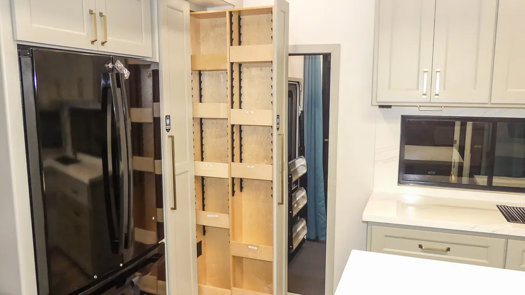 2025 Brinkley Model G 3250, Photos photo 28
