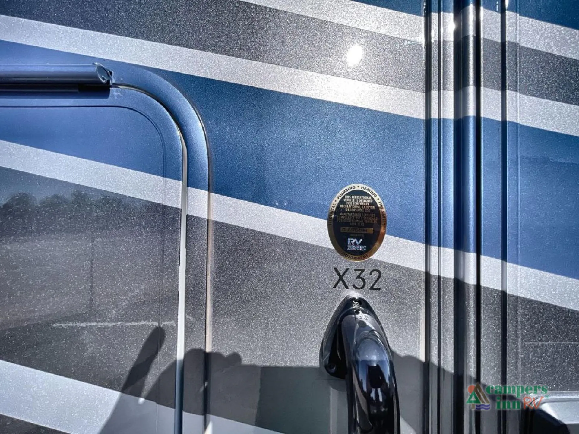 2025 Thor Motor Coach Magnitude GRAND X32 - Photo 4