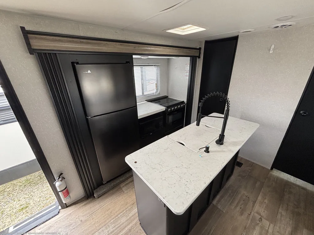 2022 Forest River Cherokee 304BH, Photos photo 14