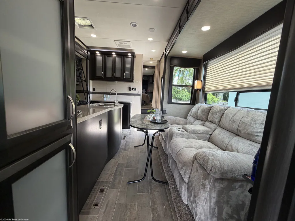 2018 Dutchmen Voltage Triton 3551, Photos photo 24