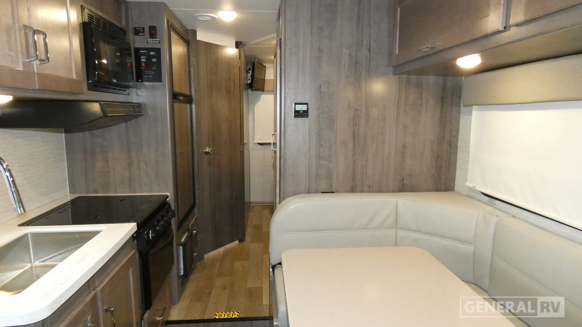 2025 Winnebago Spirit 22M - Photo 3