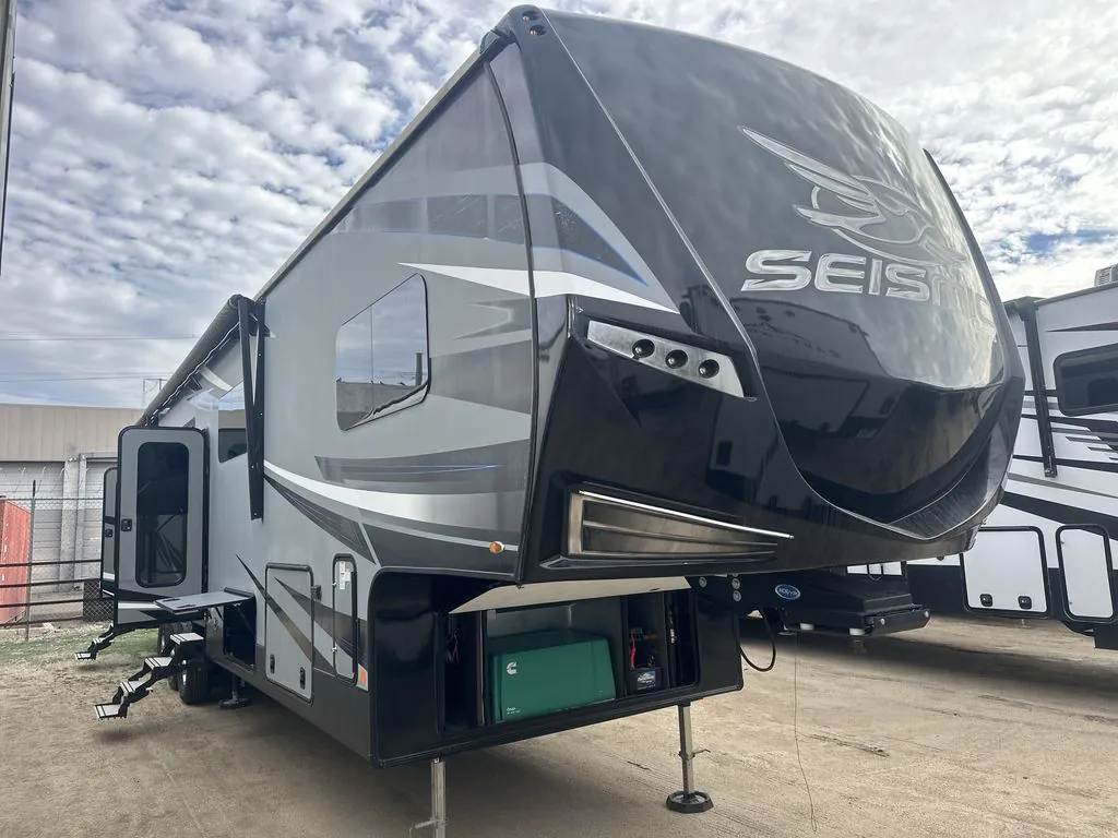 2019 Jayco Seismic 4113 - Photo 2