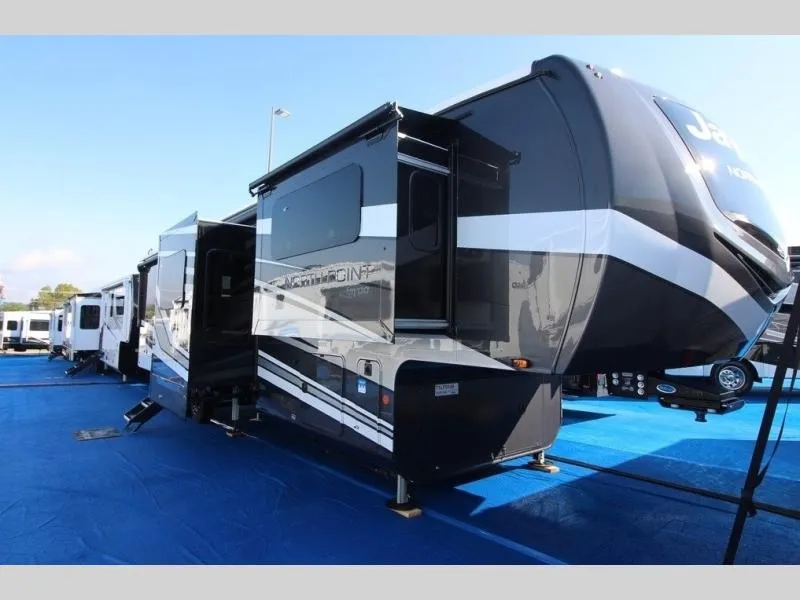 2026 Jayco North Point 382FLRB - Photo 3