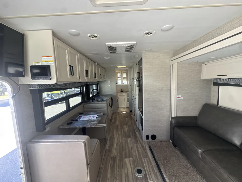 2022 Thor Motor Coach Axis 24.3, Photos photo 9