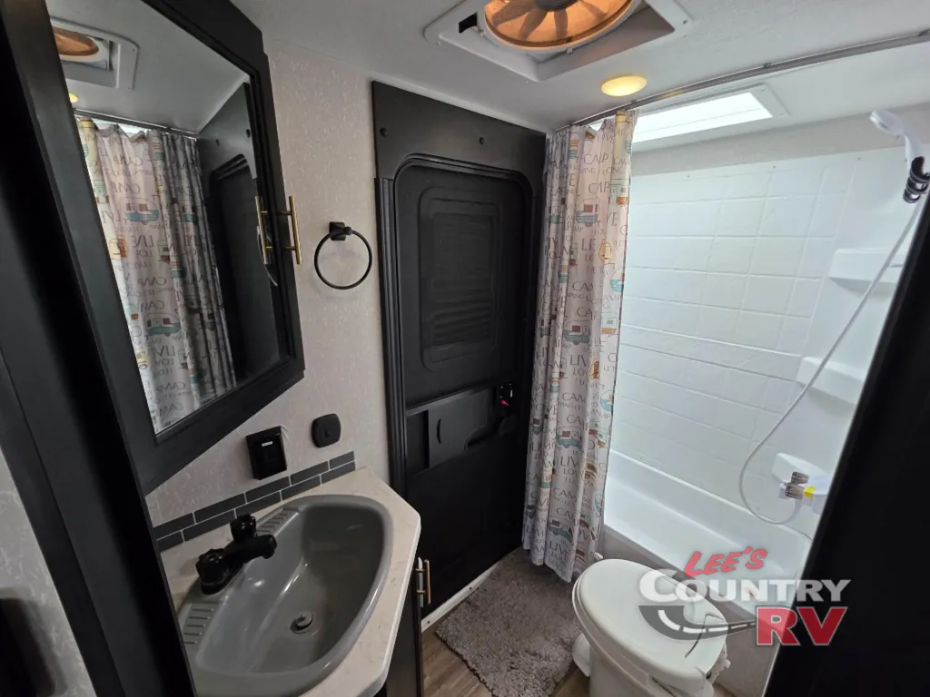 2022 Forest River Cherokee 274BRB, Photos photo 22