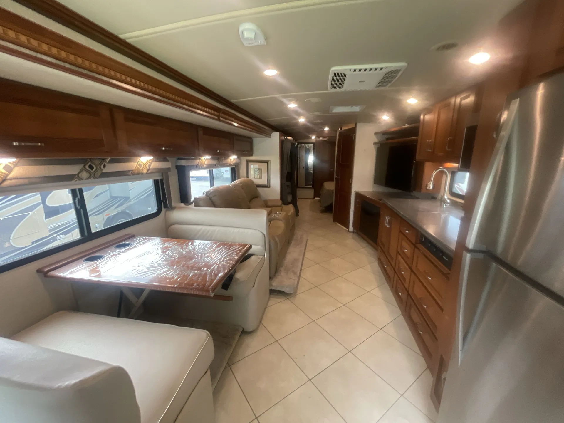 2016 Winnebago Solei 38R — living area main