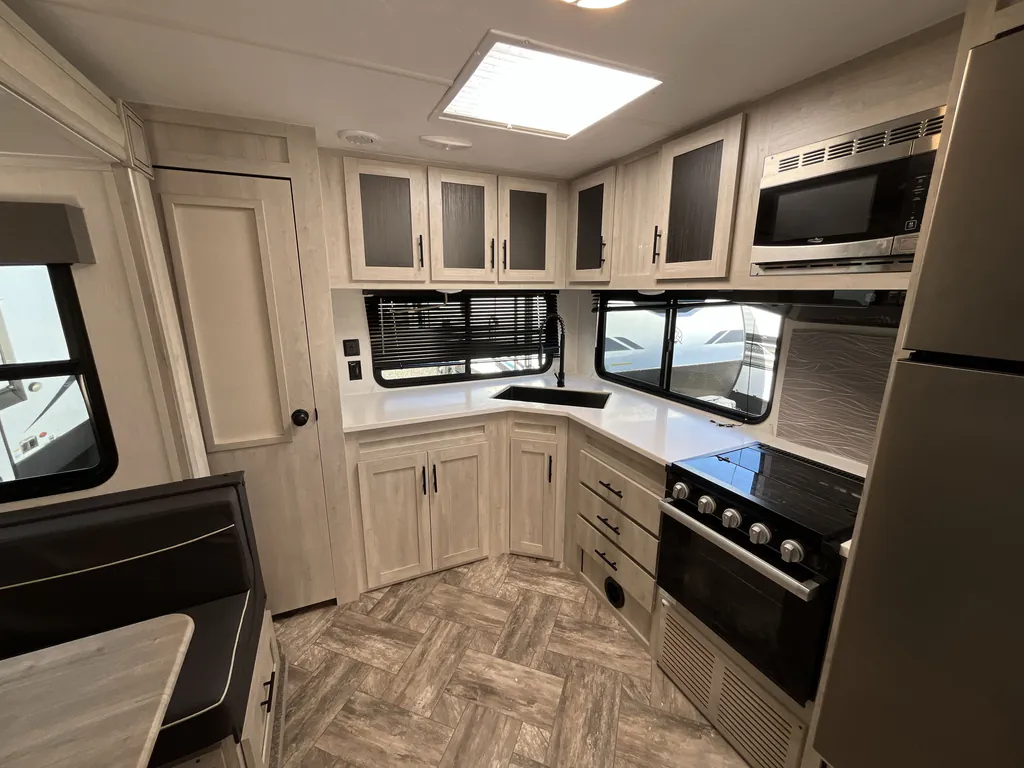2023 Forest River Wildcat 303MBX, Photos photo 12