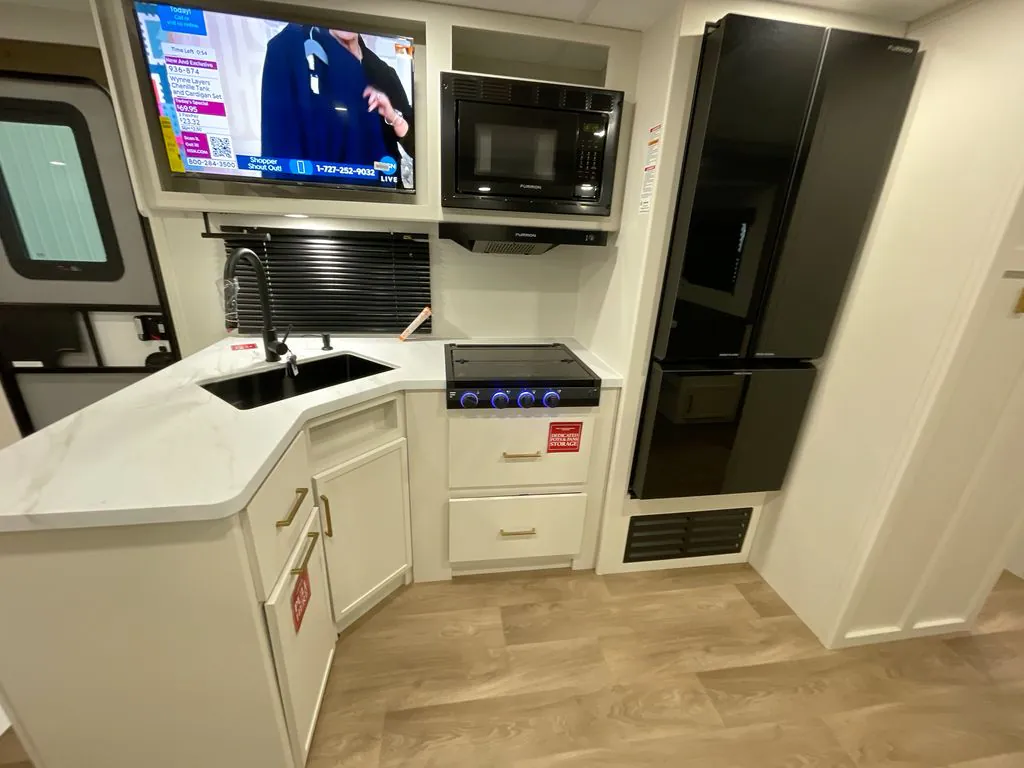 2027 Grand Design Transcend 335BHT, Photos photo 16