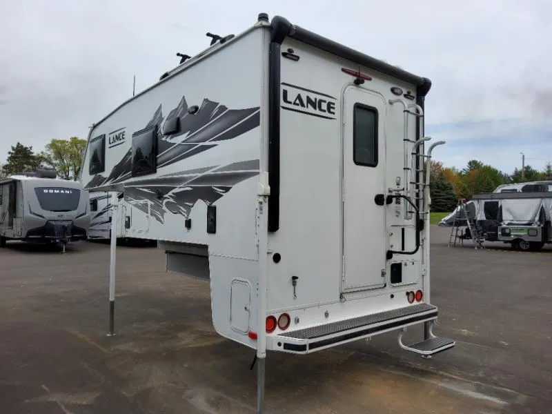 2023 Lance Lance Truck Campers Used    960 - Photo 3
