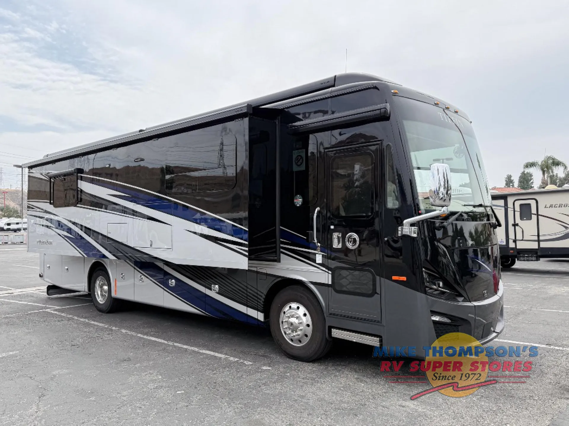 2026 Tiffin Phaeton 35 CH - Photo 2