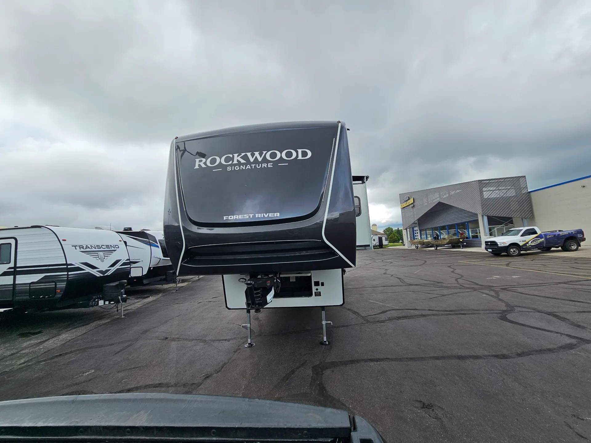 2027 ROCKWOOD SIGNATURE 401SFB - Photo 2