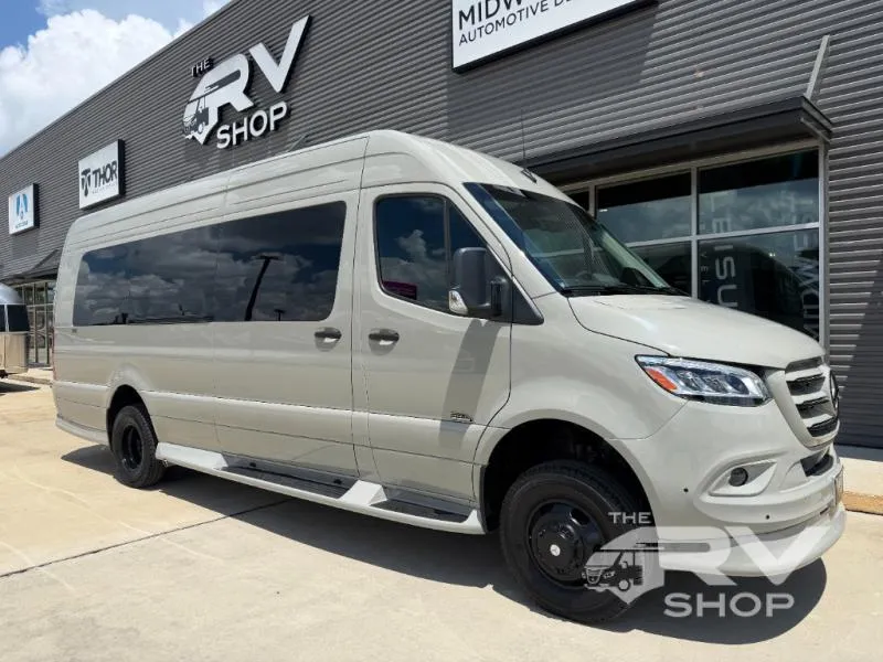 2027 Midwest Automotive Designs Luxe Cruiser D4 - Photo 2