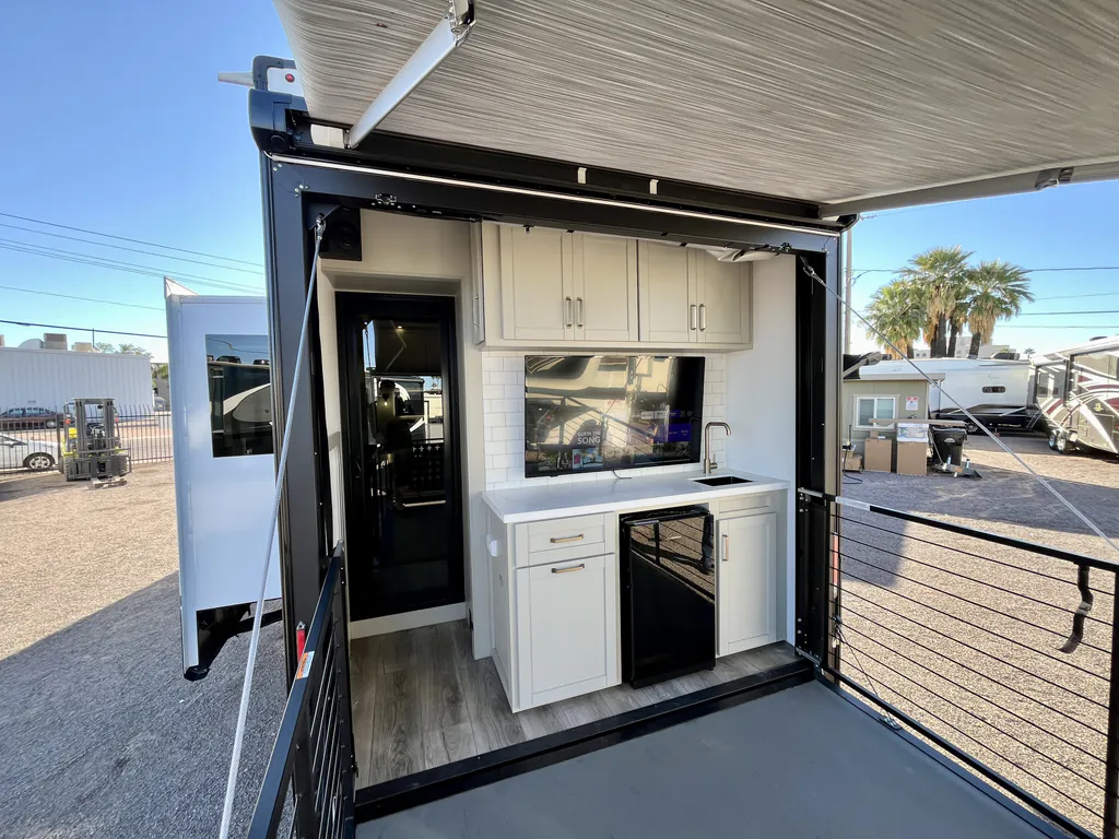 2025 Brinkley Model Z 3400, Photos photo 14