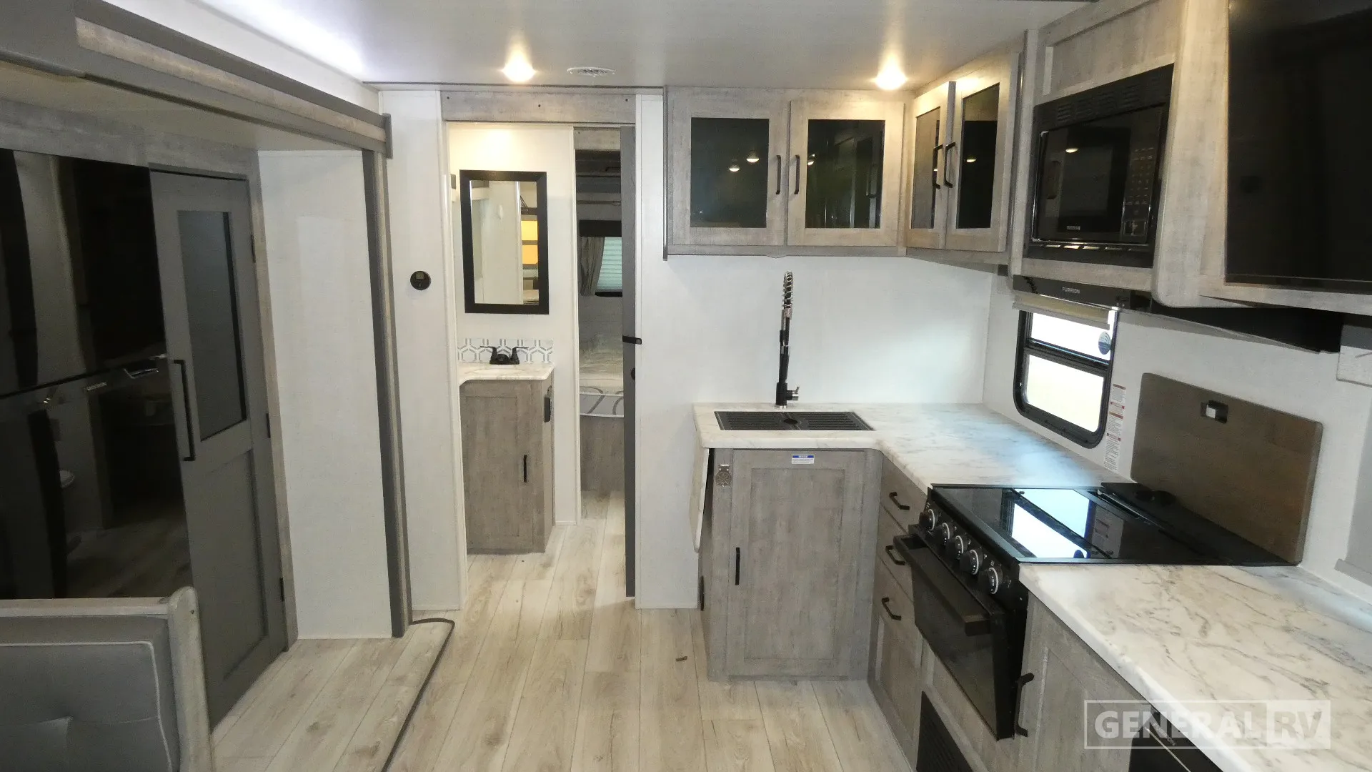 2023 Forest River Grand Surveyor 253RLS - Photo 3