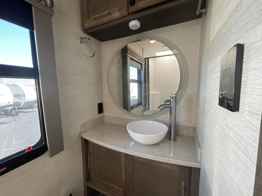 2023 Tiffin Wayfarer 25 JW, Photos photo 12