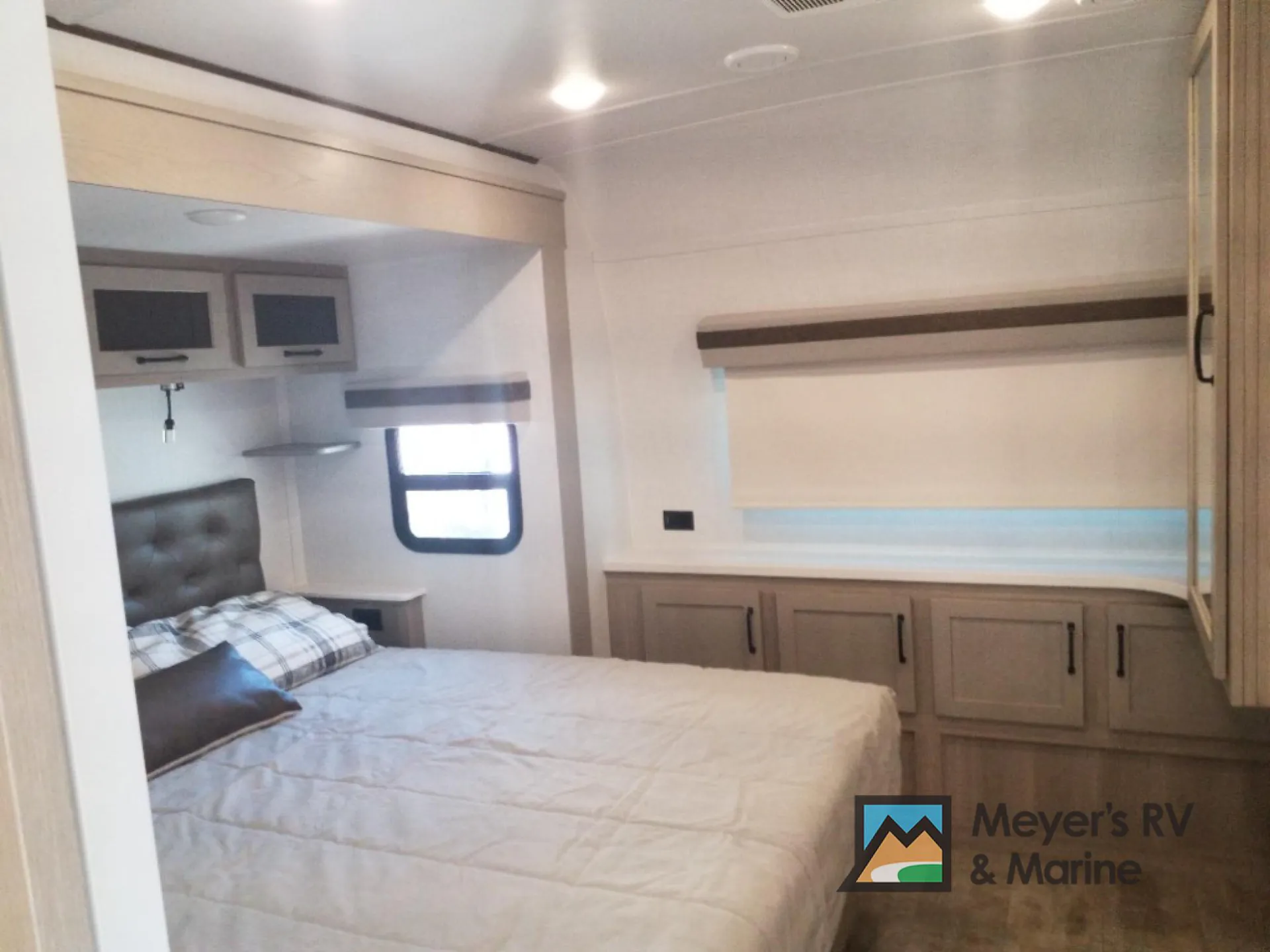 2024 Forest River Rockwood Signature 8265KBS - Photo 4