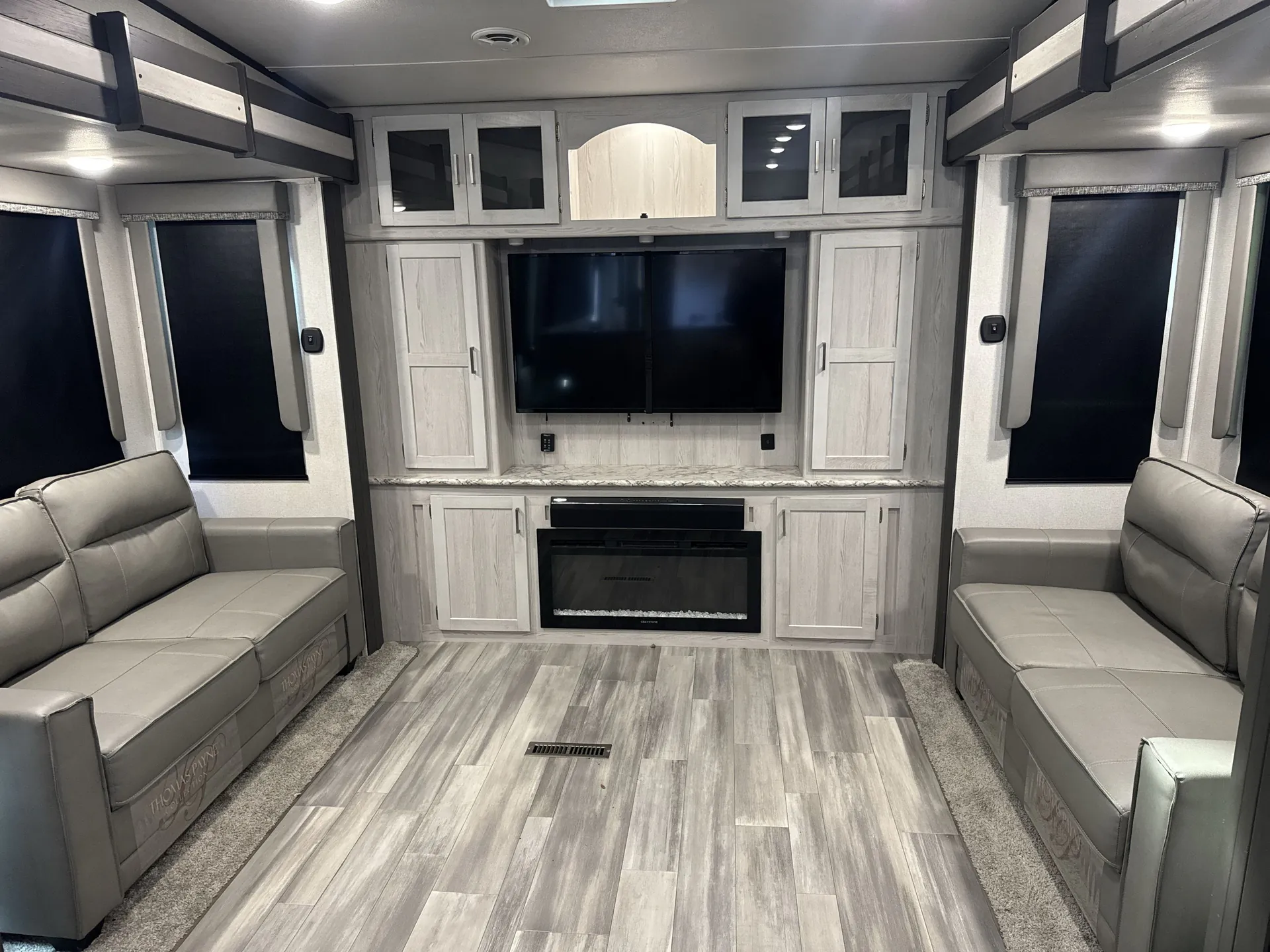 2021 Keystone Sprinter Limited 3530DEN — living area main