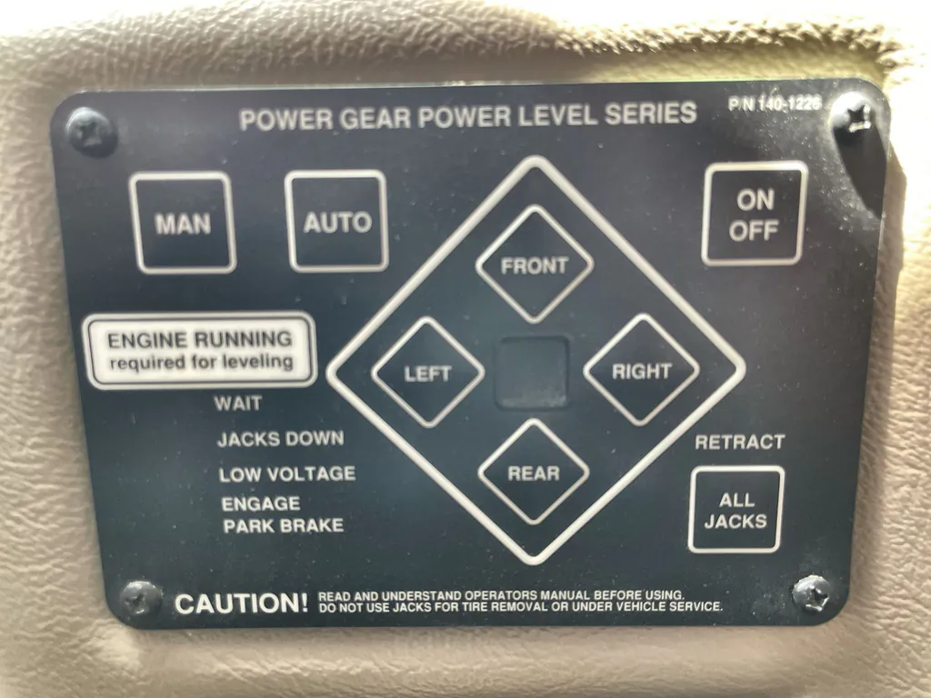 2018 Winnebago Sunstar 27P, Photos photo 20
