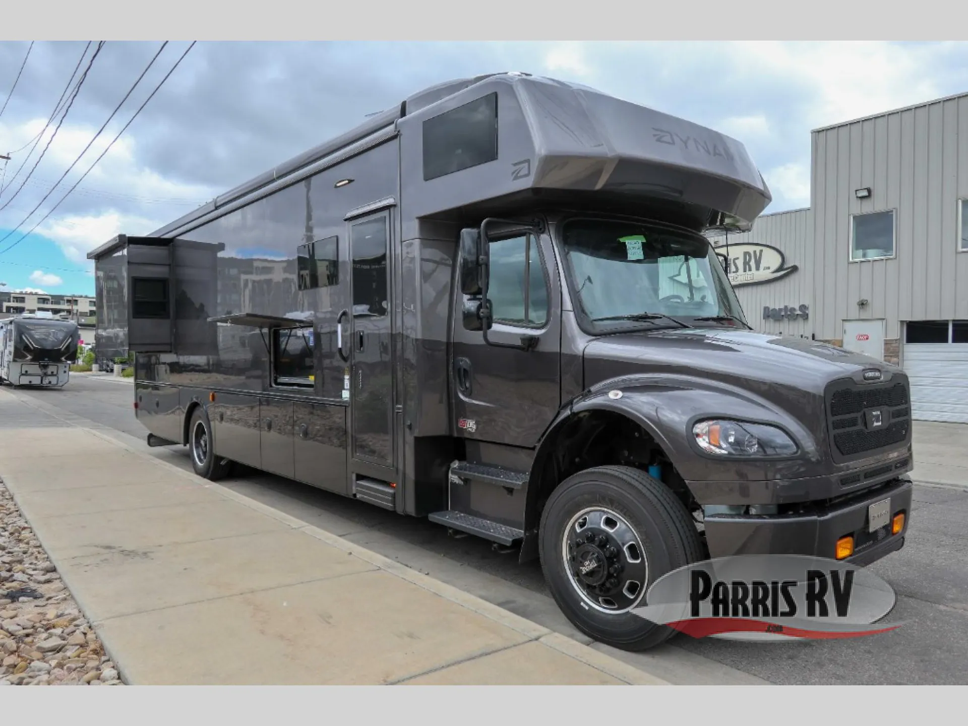 2026 Dynamax Corp DX3 34KD dealer photo 1 from Parris RV