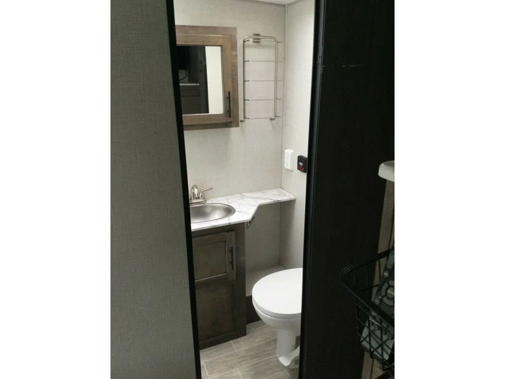 2021 Venture RV Sonic SN211VDB, Photos photo 15