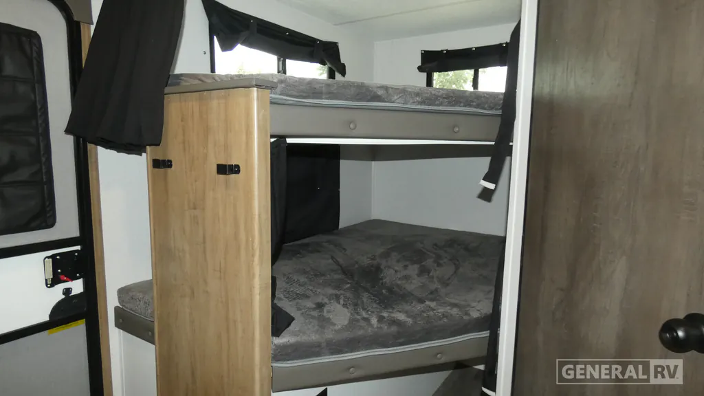 2024 Coachmen Freedom Express Ultra Lite 258BHS, Photos photo 16