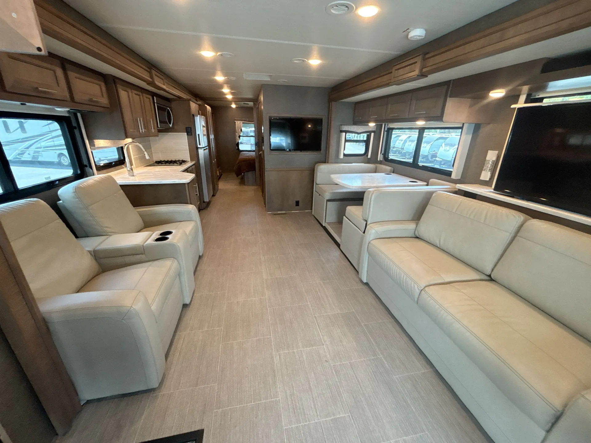 2022 Thor Motor Coach Challenger 35MQ — living area main