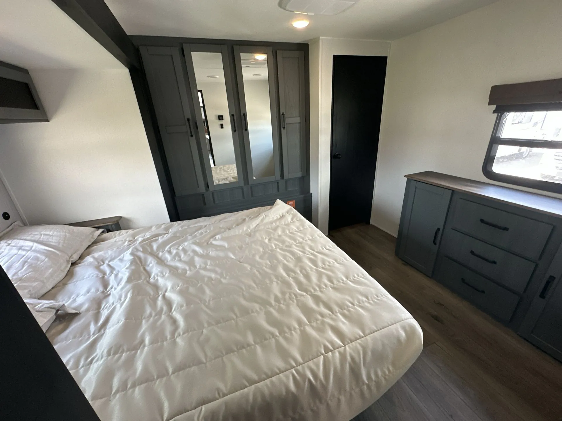 2027 Forest River Puma 32BHFS — Photo 5
