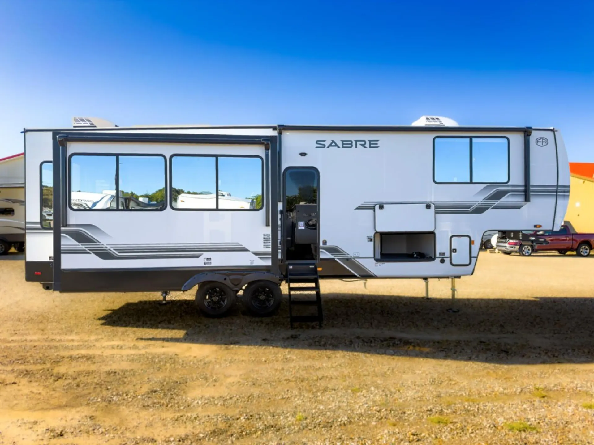 2027 Forest River Sabre 32RL — Photo 8