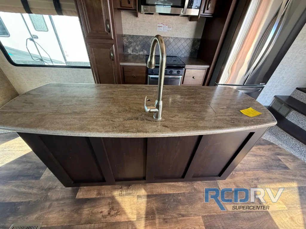 2016 Forest River Sandpiper 35ROK, Photos photo 9