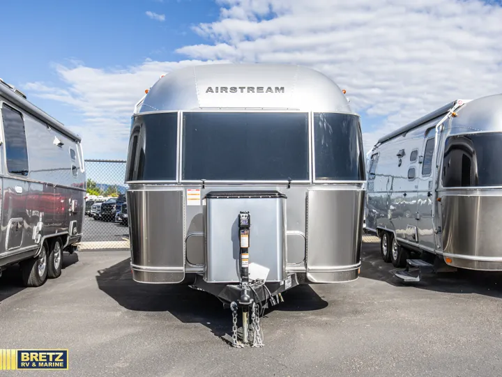 2026 Airstream Flying Cloud 23FB - Photo 3