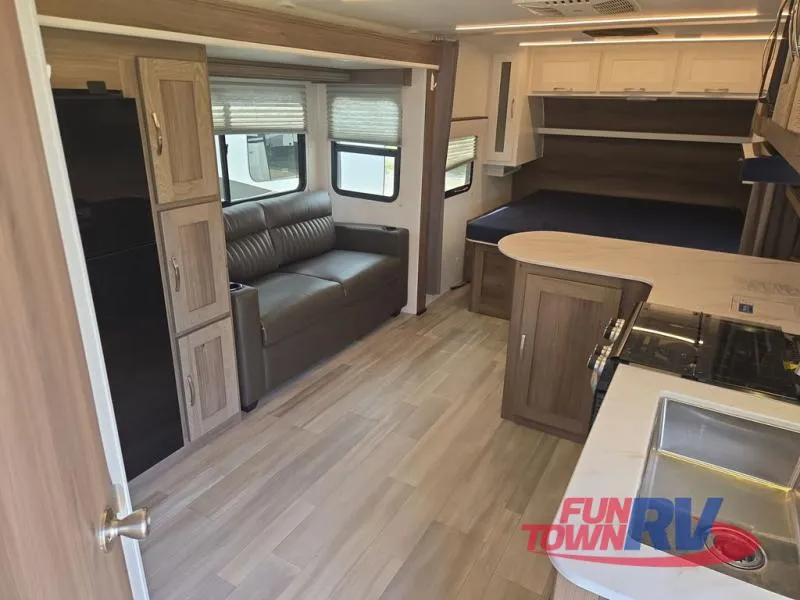 2025 Cruiser RV MPG 2400PD - Photo 3