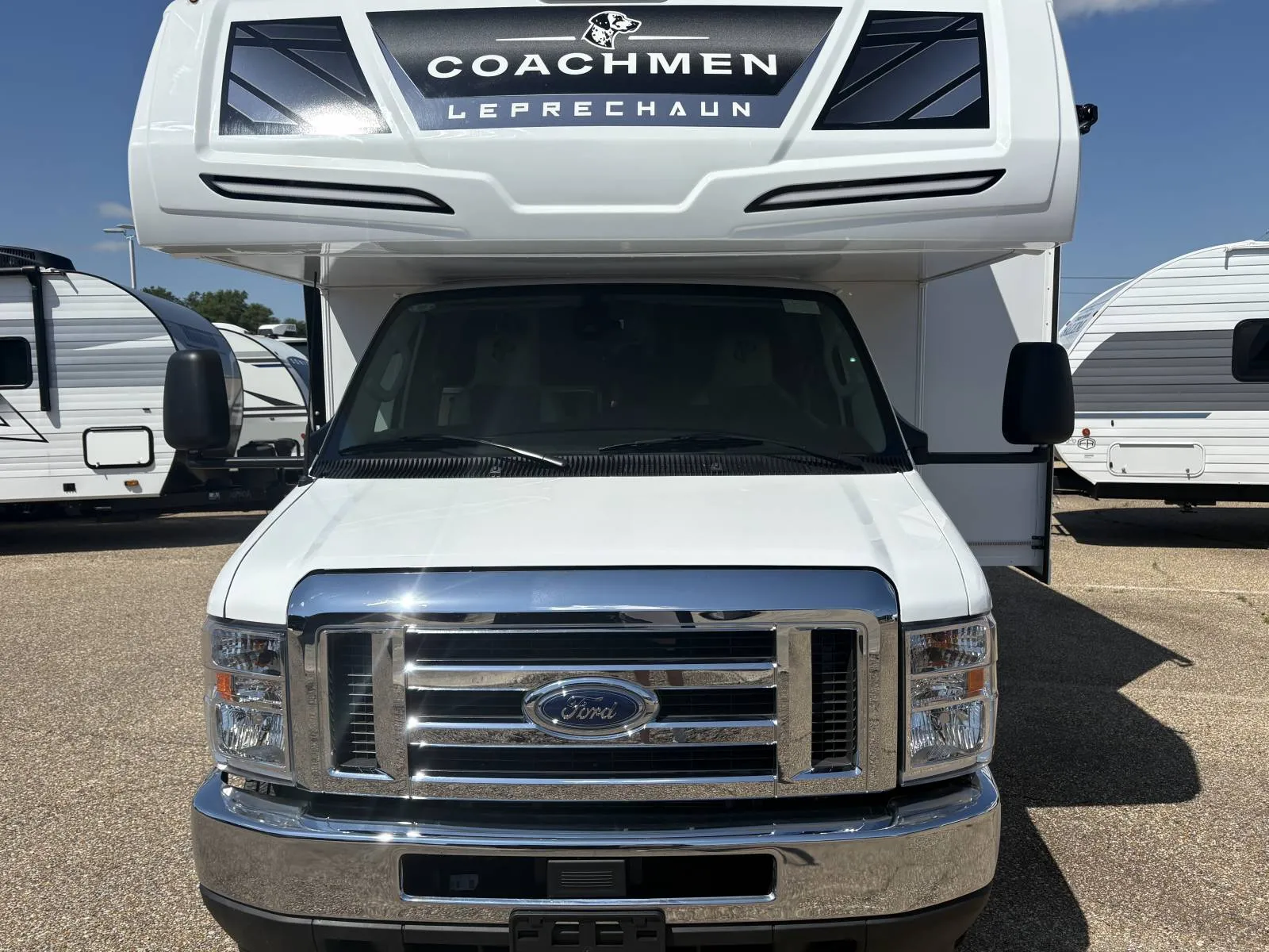 2027 Coachmen Leprechaun 300RS - Photo 4