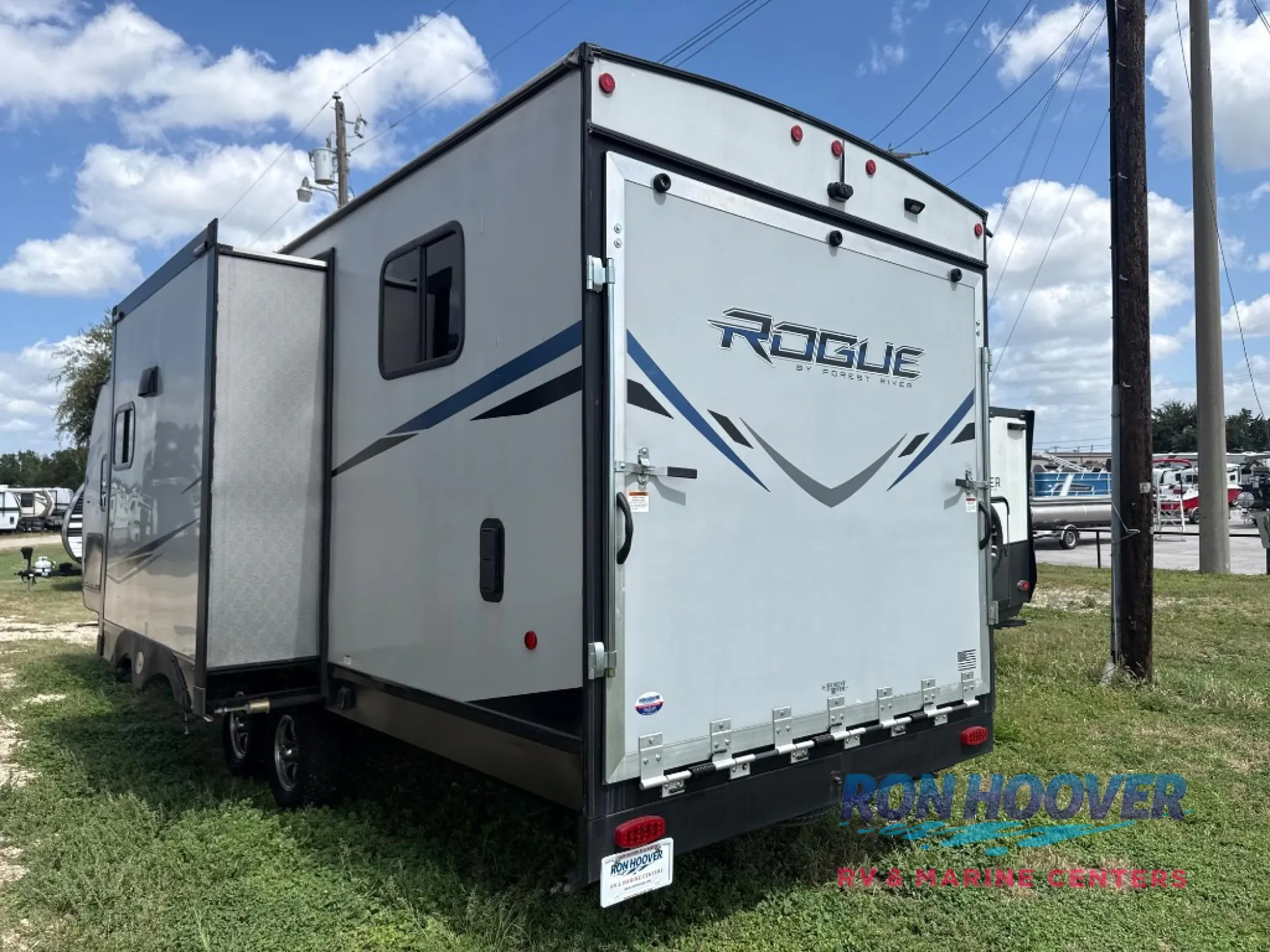 2022 Forest River Vengeance Rogue 26V - Photo 4
