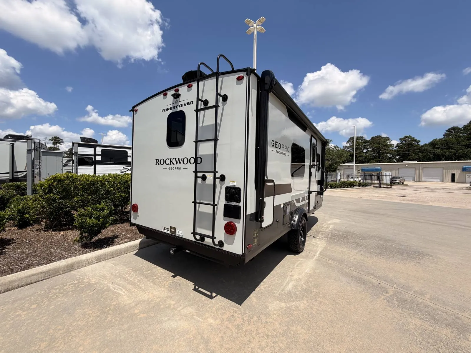 2027 Forest River ROCKWOOD GEO-PRO 19FDT - Photo 4