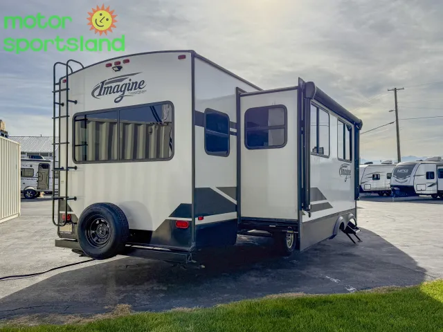 2022 Grand Design Imagine 2970RL - Photo 4