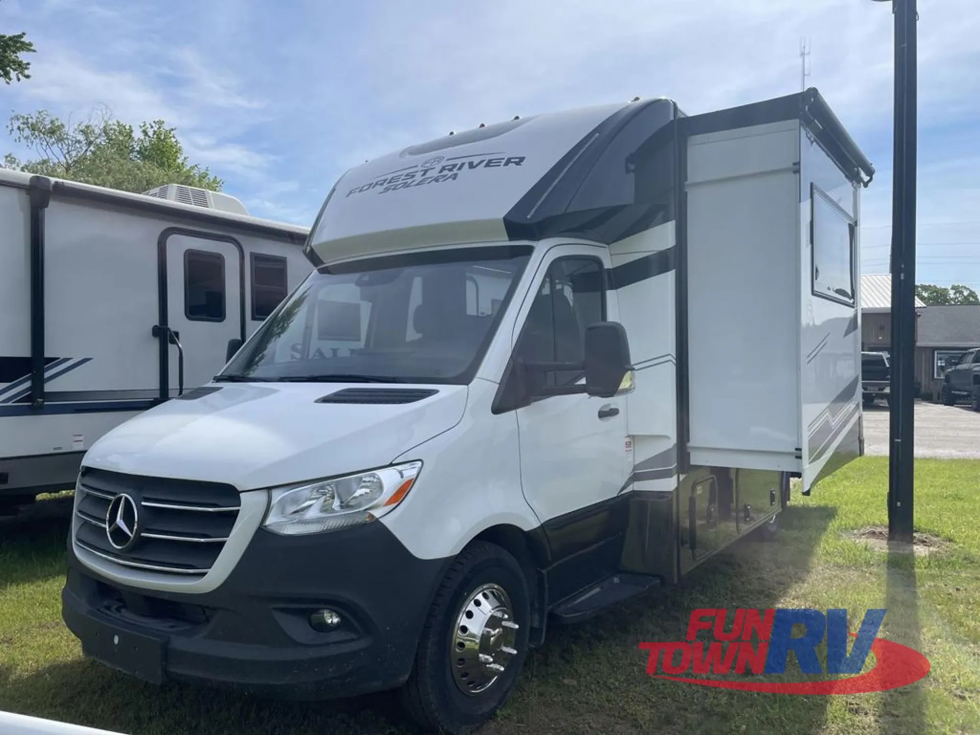 2025 Forest River Solera 24SFM - Photo 4