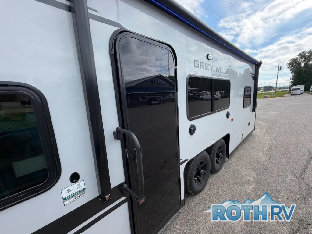 2027 Forest River Cherokee Grey Wolf 21GP, Photos photo 9